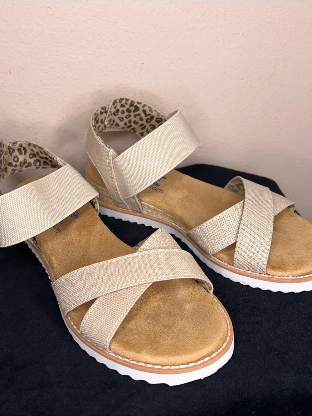 Size 6 Women’s Bobs Sandals Beige Tan Comfort Memory Foam Espadrilles